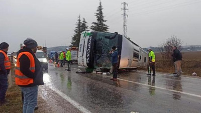 Amasya'da yolcu otobüsü devrildi: Ölü ve yaralılar var