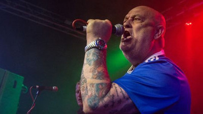 Efsanevi şarkıcı hayatını kaybetti