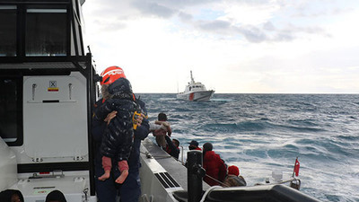 İzmir açıklarında göçmen teknesi battı
