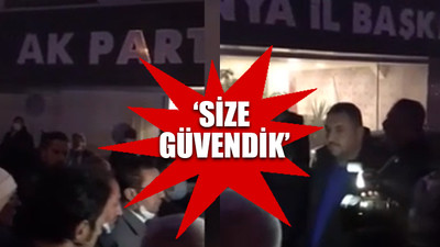 Konya'da AKP İl Başkanlığı önünde yurttaşlardan eylem