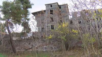 Lodos çatıları uçurdu, tarihi yapılarda çivi bile oynamadı