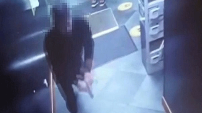 Omuz atma kavgası... Belindeki silahı çıkarıp böyle ateş etti