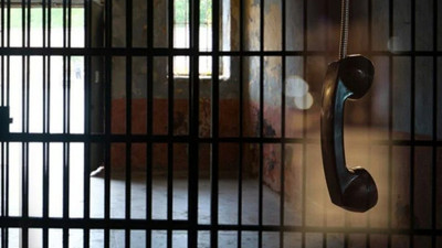 Tutuklu eşleri telefonla görüştürmemeye 10 bin lira ceza tazminat