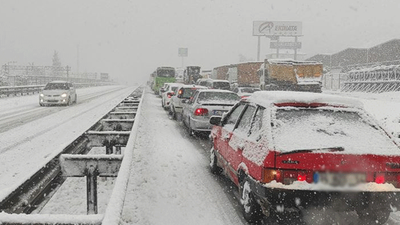 Anadolu'dan İstanbul'a giden yollar kardan kapandı