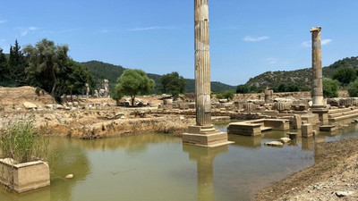 Dünyanın en eski kehanet merkezinde kült heykel parçaları çıkarıldı