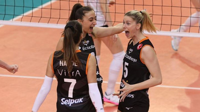 Eczacıbaşı Dynavit, CEV Kupası'nda yarı finale yükseldi
