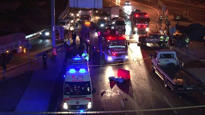 Kaza yaptığı aracın yoldan kaldırılmasını bekliyordu: Başka bir otomobil çarptı