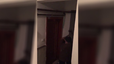 Kira ücretine sözleşmeye aykırı olarak zam yapmak istedi: Ev sahibinden 'baltalı' baskın