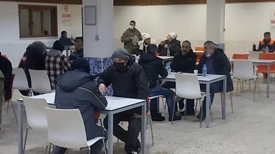 Mahsur kalan 71 kişi kışlada misafir edildi