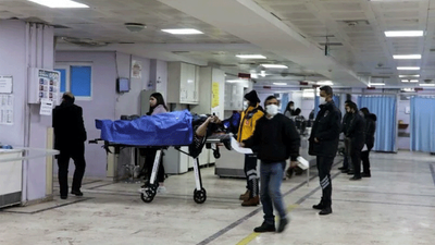 Sağlıkçılara önce saldırıp sonra özür dilediler