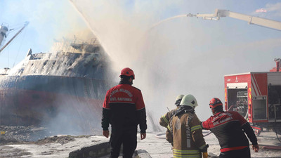 Sökümü yapılan gemide korkutan yangın