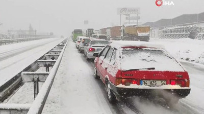 TEM otoyolu tüm araç geçişlerine kapatıldı
