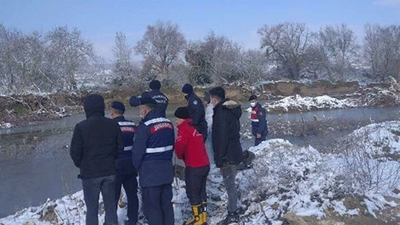 Vurduğu ördeği almak için göle giren kişi boğuldu 