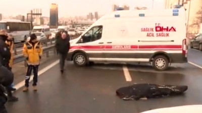 Yol verme tartışmasında aracından indi, taksi çarptı, hayatını kaybetti