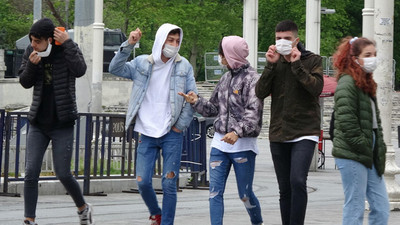 Araştırma: Türkiye’de gençler yurt dışında yaşamak istiyor