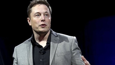 Elon Musk yeni aşka yelken açtı