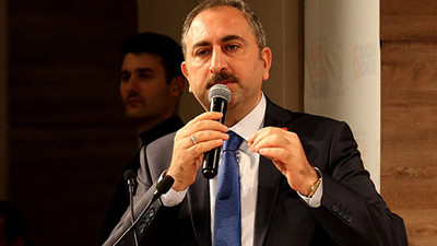 Eski Adalet Bakanı'ndan istifa sonrası ilk fotoğraf