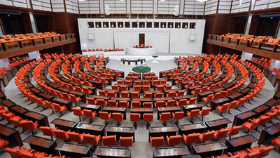 Meclis'e AKP ve MHP oylarıyla koronavirüs arası 