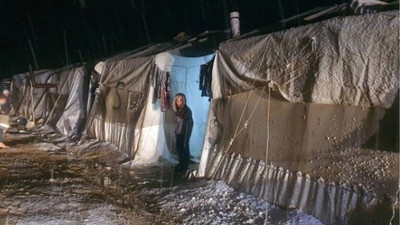 Mülteci kampında insanlık dramı: 2 bebek donarak hayatını kaybetti