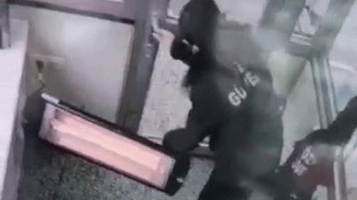 Önce elektrik çarptı, sonra işten kovuldu