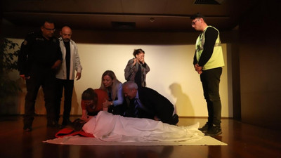 ‘Sevda’nın Mektupları’ adlı tiyatro oyunu büyük beğeni topladı