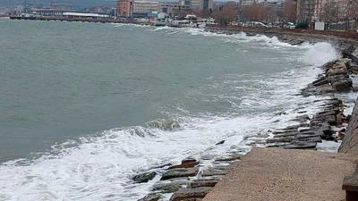 Çok sayıda gemi Tekirdağ kıyılarına demirledi