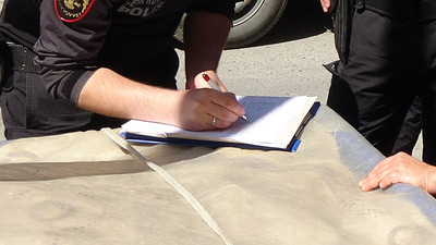 Eldiven takmayan polisin kestiği ceza iptal edildi