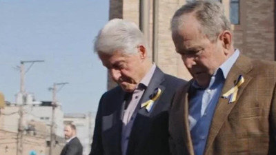 Eski ABD Başkanlarından Ukrayna için dayanışma: Kiliseyi ziyaret ettiler