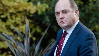 İngiliz bakandan tuhaf açıklama: Birkaç sorudan sonra şüphelendim