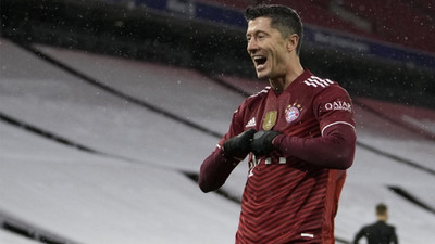 Lewandowski durdurulamıyor: Bir rekor daha kırdı
