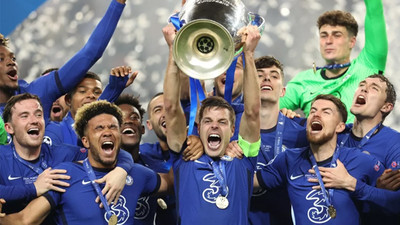 Multi milyarder iş insanları geçen yıl Avrupa'yı sarsan kulüp için sıraya girdi