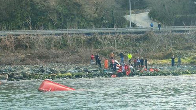 Rize’de eğitim filikası alabora oldu; 14 öğrenci ve akademisyen suya düştü