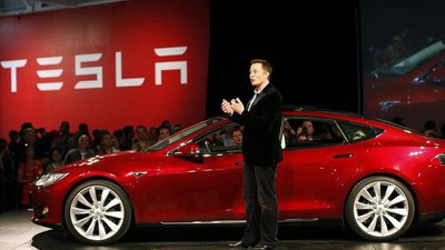 Tesla çalışanı, YouTube’da Tesla aracının kaza yaptığı görüntüleri paylaştı; işinden oldu