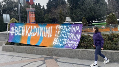 Ünlü oyuncu 'Öldürülmek istemiyorum' pankartıyla sokağa çıktı