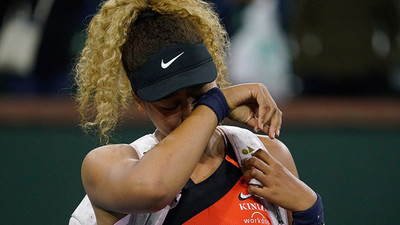 Ünlü tenisçiyi gözyaşlarına boğan ses