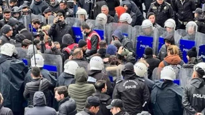 1 Mayıs 1977'de Taksim Meydanı'nda katledilenleri anmak isteyenlere gözaltı