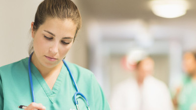 Hemşirelere 3 bin 200 Euro maaşla iş fırsatı