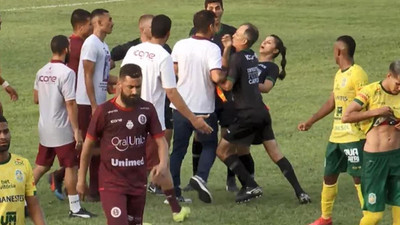 Brezilya'da teknik direktör kadın hakeme kafa attı