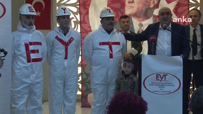 CHP'li Özkoç, EYT'lilerle bir araya geldi: Eğer bu yasa çıkmazsa iktidara gelir, biz çıkartırız