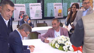 Davutoğlu: Biz siyaseti kitapla buluşturmaya geliyoruz