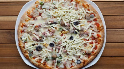 Donmuş pizza 2 çocuğun canını aldı! 50 kişiye bakteri bulaştırdı