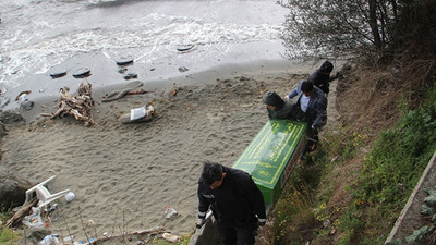 Emekli öğretmen sahilde ölü bulundu