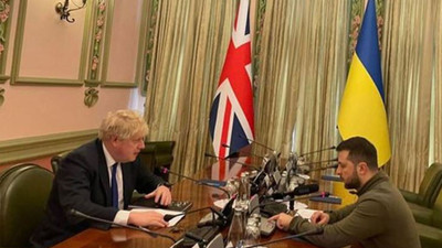 İngiltere Başbakanı Johnson'dan sürpriz ziyaret: Zelenkiy ile bir araya geldiler