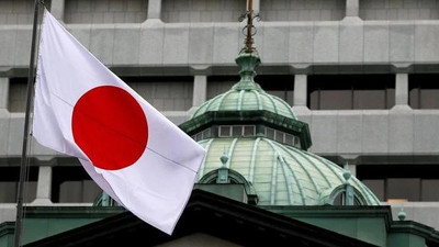 Japonya Putin'in kızları dahil çok sayıda kişinin mal varlıklarını dondurdu