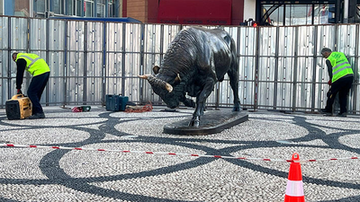 Kadıköy'ün sembolü tahrip edildi: Ekipler çalışma başlattı