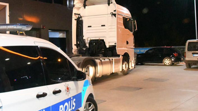 'Polisiz' deyip istedikleri parayı alamayınca şoförü yaraladılar