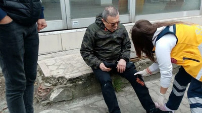 Taksici arabasına arkadan çarpan motosikletin sürücüsüne baktı, şok oldu