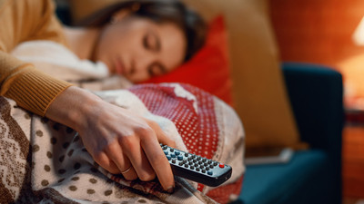 Uzmanlar uyardı: TV karşısında uyumayın...