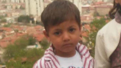 2,5 yaşındaki oğlunu döverek öldürmekle suçlanan baba gözaltına alındı