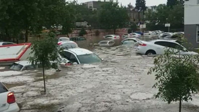 Adıyaman'da sel felaketi: Onlarca araç sular altında kaldı